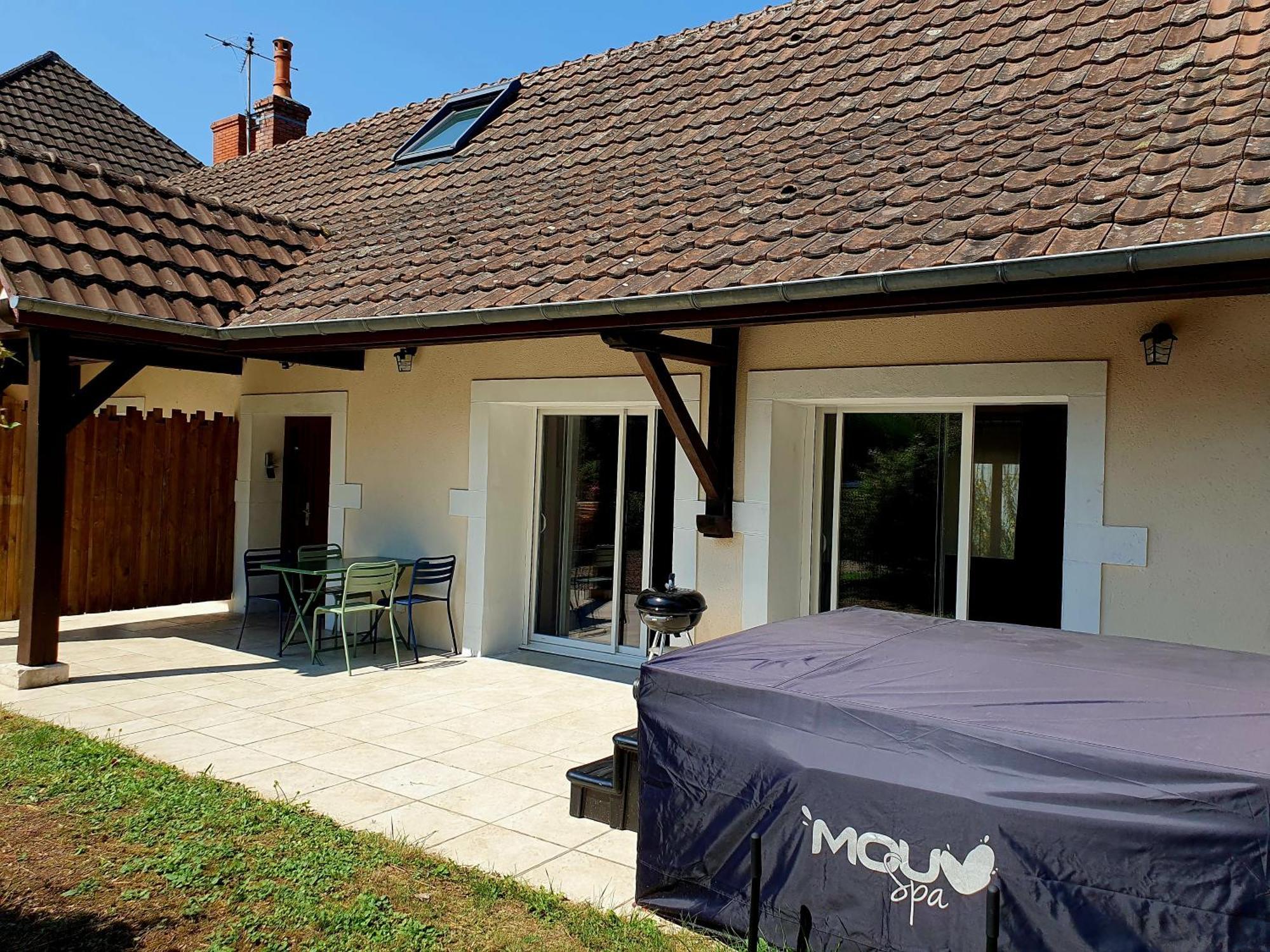 Le Pavillon Vougeot - Romanee - *